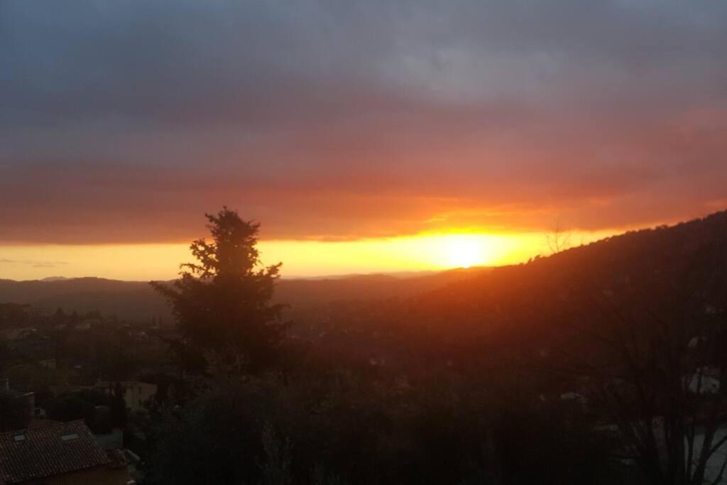 De 1 A 6 Avec Terrasse Solarium, Vue Panoramique Et Parking Gratuit Apartment Grasse Exterior photo